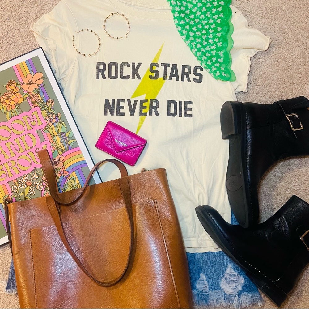 ❤️‍🔥🎸GUC Women’s Recycled Karma Graphic Tee Size Small